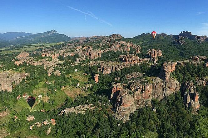 Hot-air balloon trip over Belogradchik 5