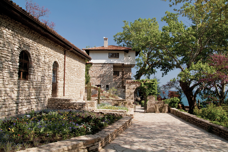 002_008_Parkov_komplex_Dvoreca_Balchik